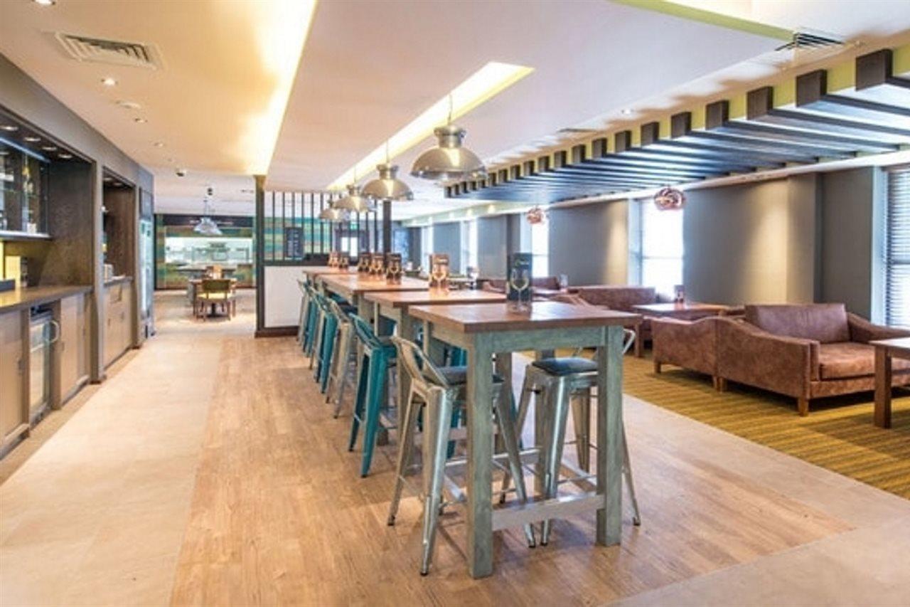 Premier Inn Chelmsford City Centre Экстерьер фото